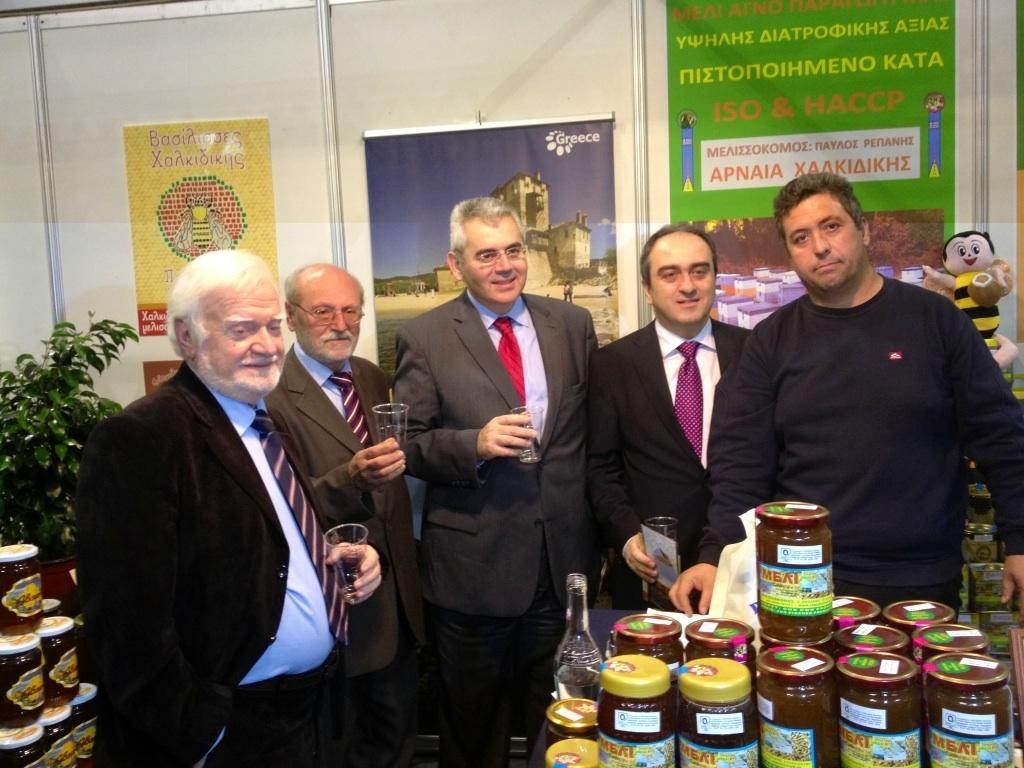 10-12-2013 Μαξ Χαρακόπουλος στο 5ο Φεστιβάλ μελιού 1