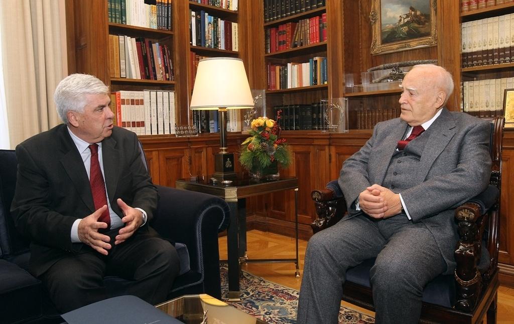 1 ΥΠΟΥΡΓΟΣ - ΠΡΟΕΔΡΟΣ ΔΗΜΟΚΡΑΤΙΑΣ