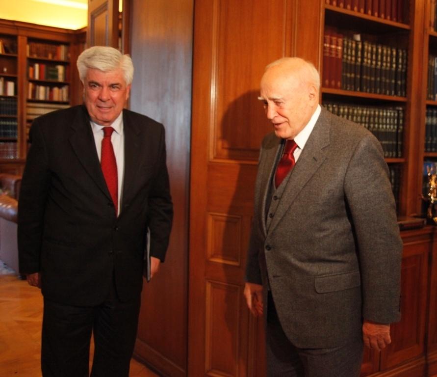 2 ΥΠΟΥΡΓΟΣ - ΠΡΟΕΔΡΟΣ ΔΗΜΟΚΡΑΤΙΑΣ